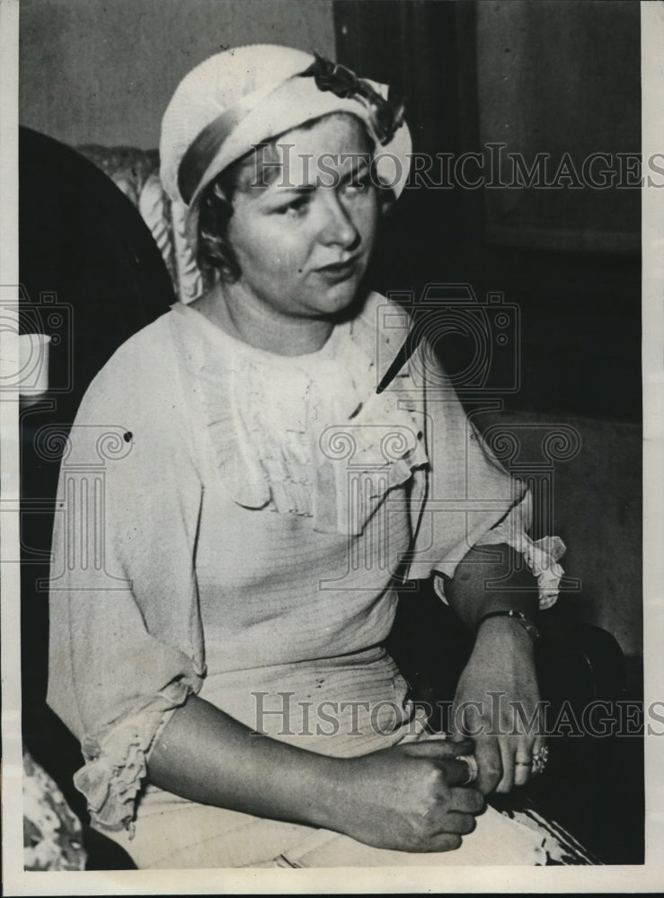 1933 Press Photo Mrs Anthron widow of Ferris Antron of a Chicago gang - Historic Images