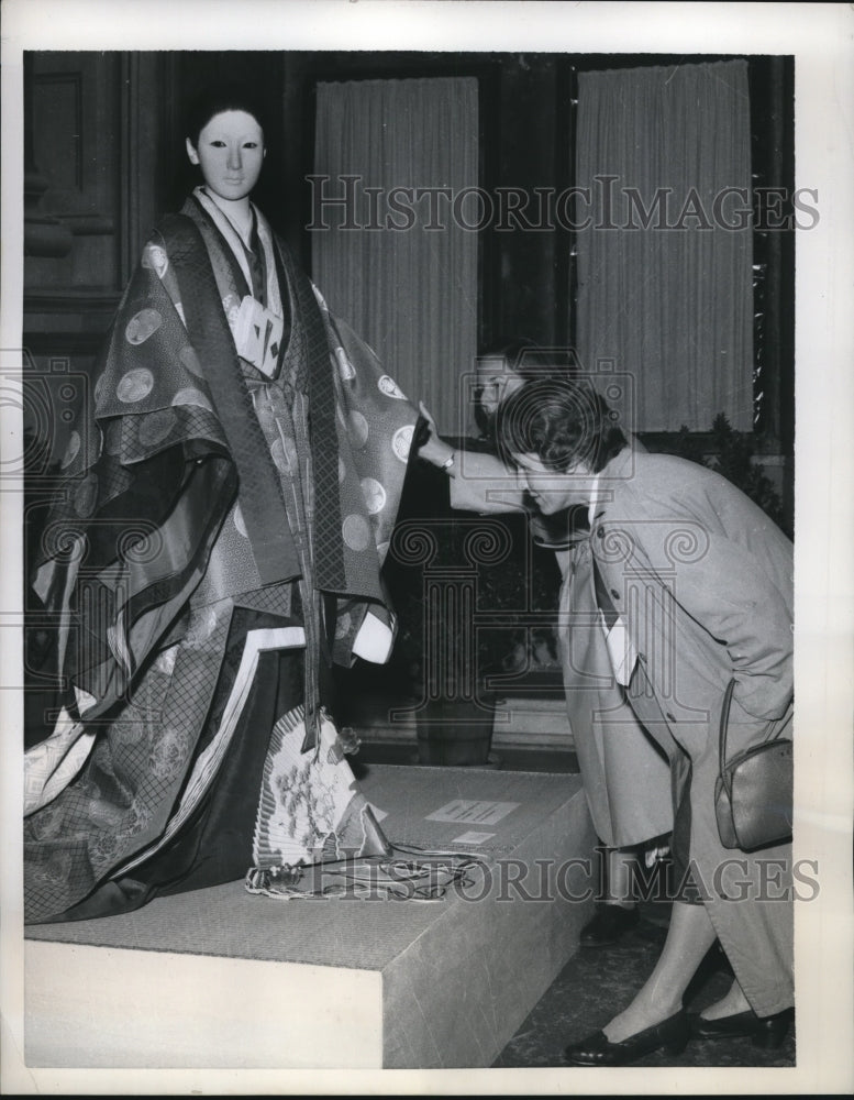 1959 Press Photo Rome Italy Japanese style fashion on show - Historic Images