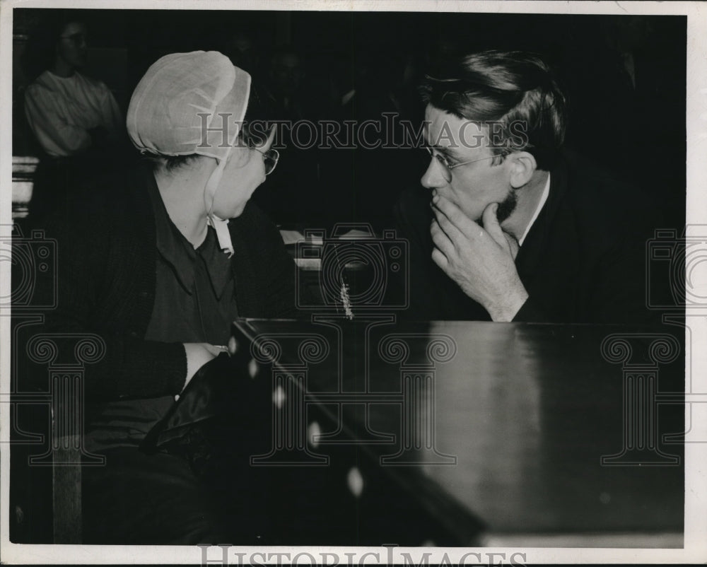 1947 Press Photo of Andy and Sarah Yoder. - Historic Images