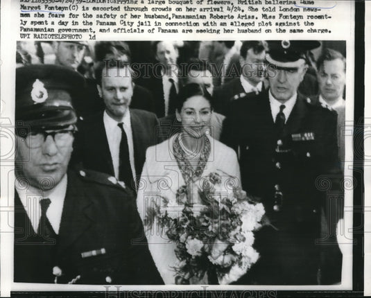 1959 Press Photo British Ballerina Dame Margot Fonteyn Fears for her Husband - Historic Images