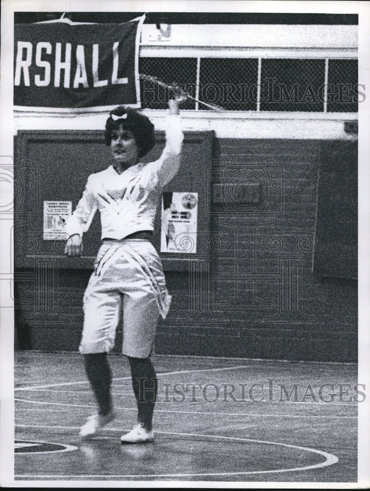 1962 Press Photo Bonnie Kuentz with the baton during half time - Historic Images