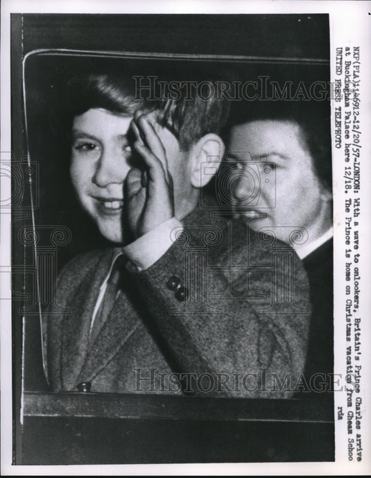 1957 Press Photo Prince Charles waving as arriving at Buckingham Palace - Historic Images