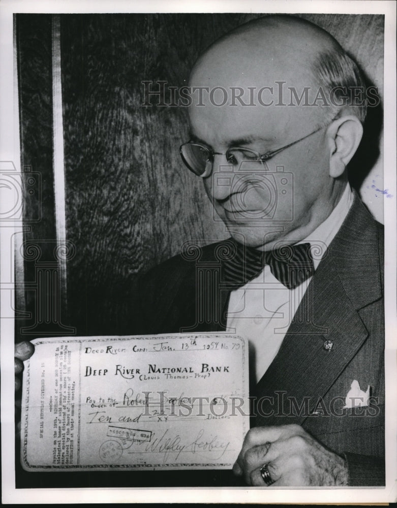 1954 Press Photo  Louis Thomas, President of the Deep River Bank w Big Check - Historic Images