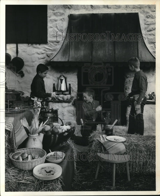 Press Photo Outdoor Boys Birthday Party - Historic Images
