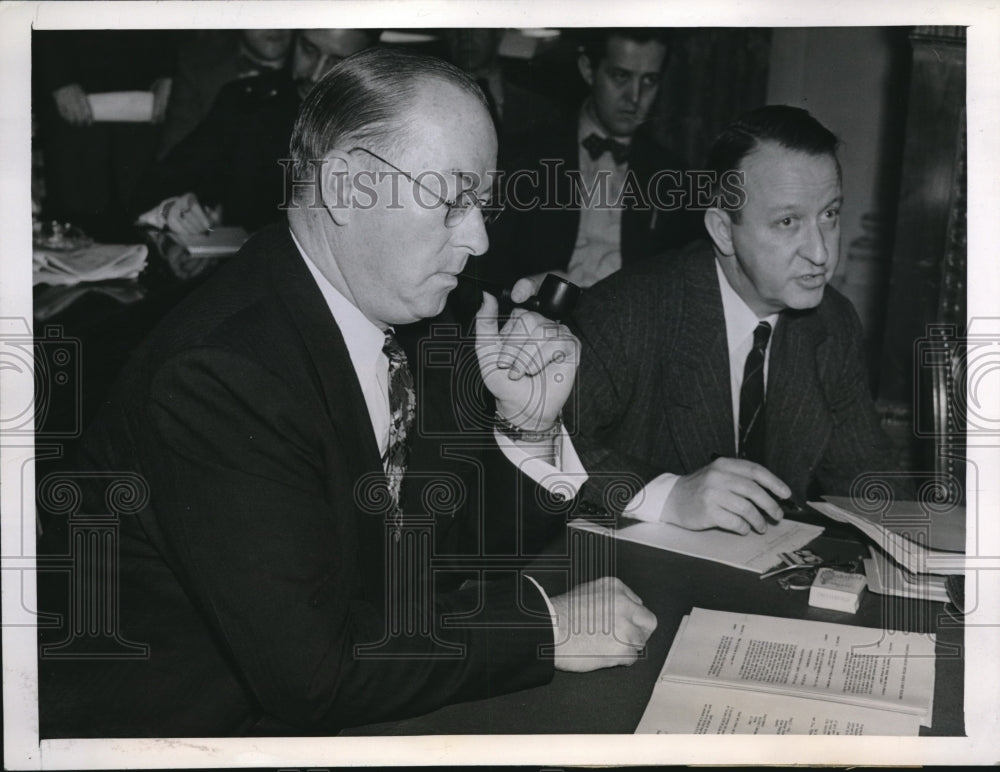 1944 Press Photo Donald Nelson with Walter Whitman before the Senate hearing - Historic Images