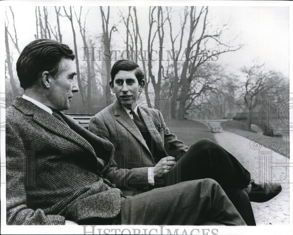 1969 Press Photo Prince Charles chats with Dr. Denis Marrian - Historic Images