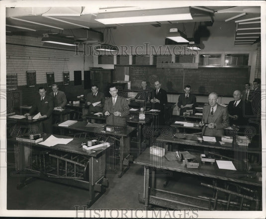 1946 Press Photo A Room of Noblemen - Historic Images