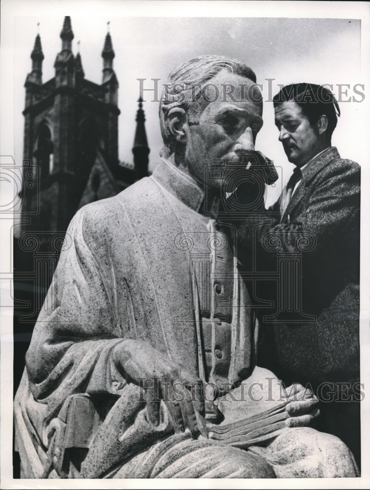 1956 Press Photo Dublin sculptor, James Power works the statue of Fr. O&#39;Growney - Historic Images