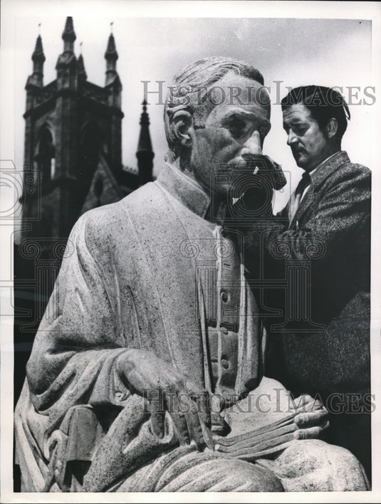 1956 Press Photo Dublin sculptor, James Power works the statue of Fr. O'Growney - Historic Images