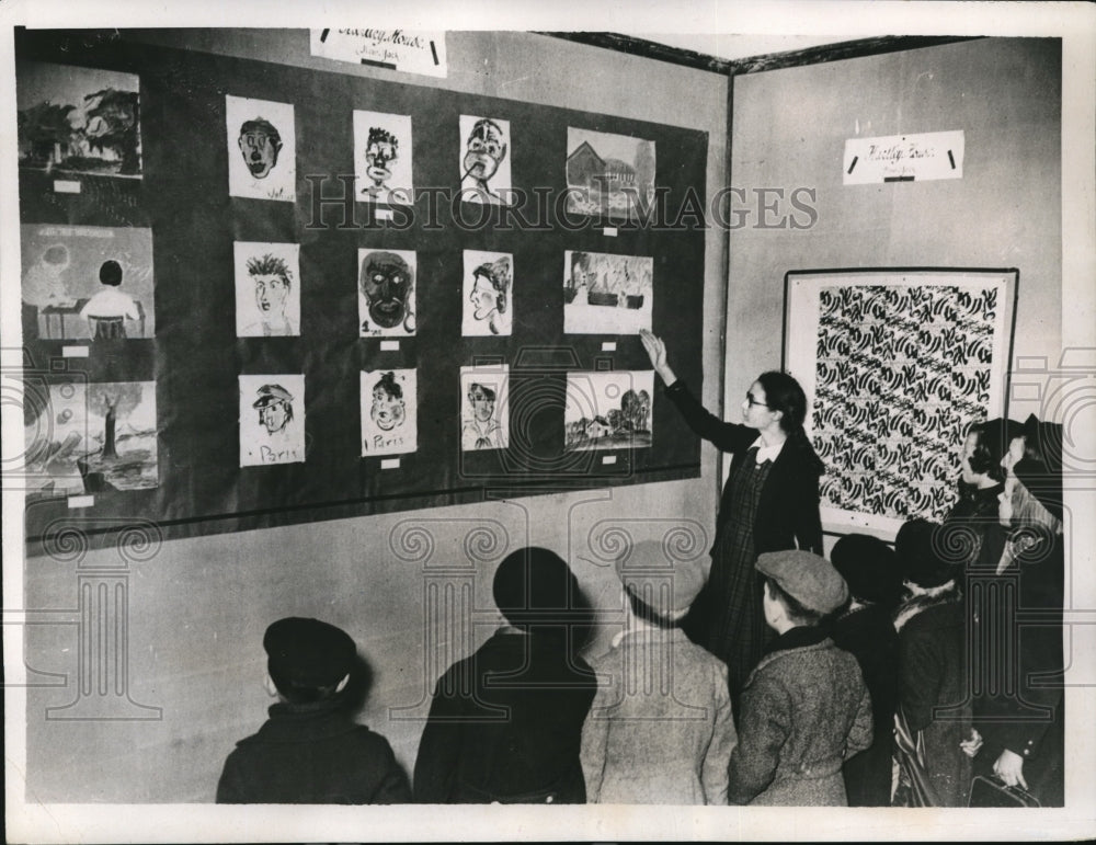 1938 Press Photo Anne Ollivand  &amp; US childrens art on display in France - Historic Images