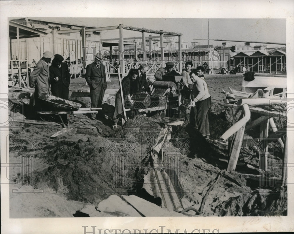 1940 Press Photo Italian inventor, Liguori developed a system of iron extracting - Historic Images