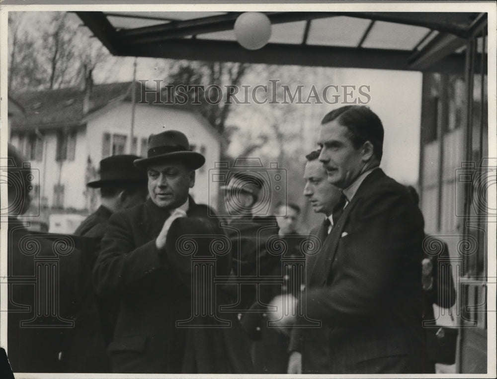 1935 Press Photo Anthony Eden leaving League of National Headquarters - Historic Images