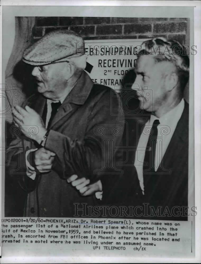 1960 Press Photo Dr. Robert Spears (L) was located and arrested in a motel - Historic Images