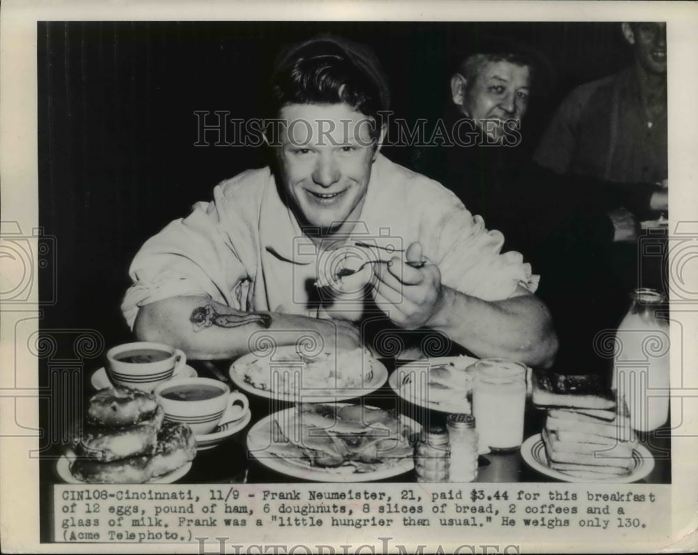 1948 Press Photo Cinncinati Ohio Frank Neumeister eats monster sized breakfast - Historic Images