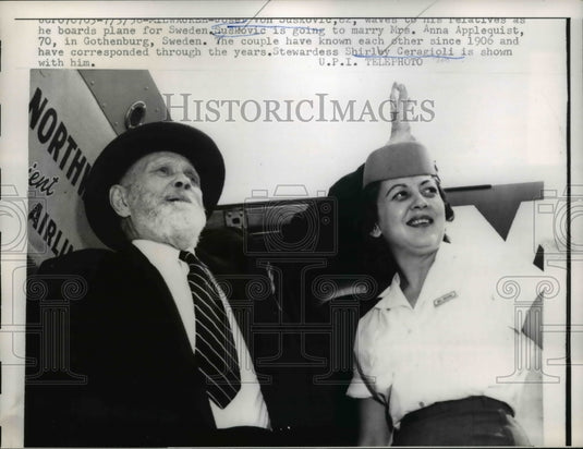 1958 Press Photo Josef Von Suskovic Boards Plane & Stewardess Shirley Ceragioli - Historic Images