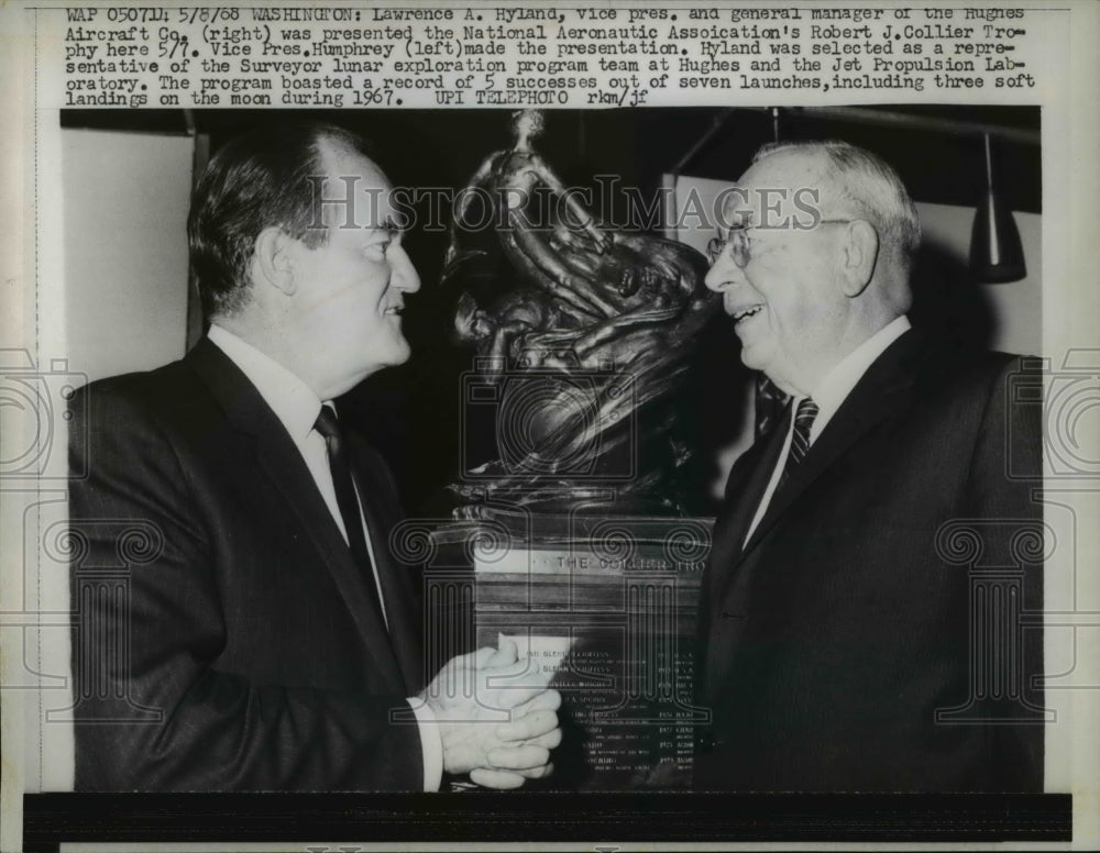 1968 Press Photo Vice President Hubert Humphrey, Lawrence A. Hyland - Historic Images