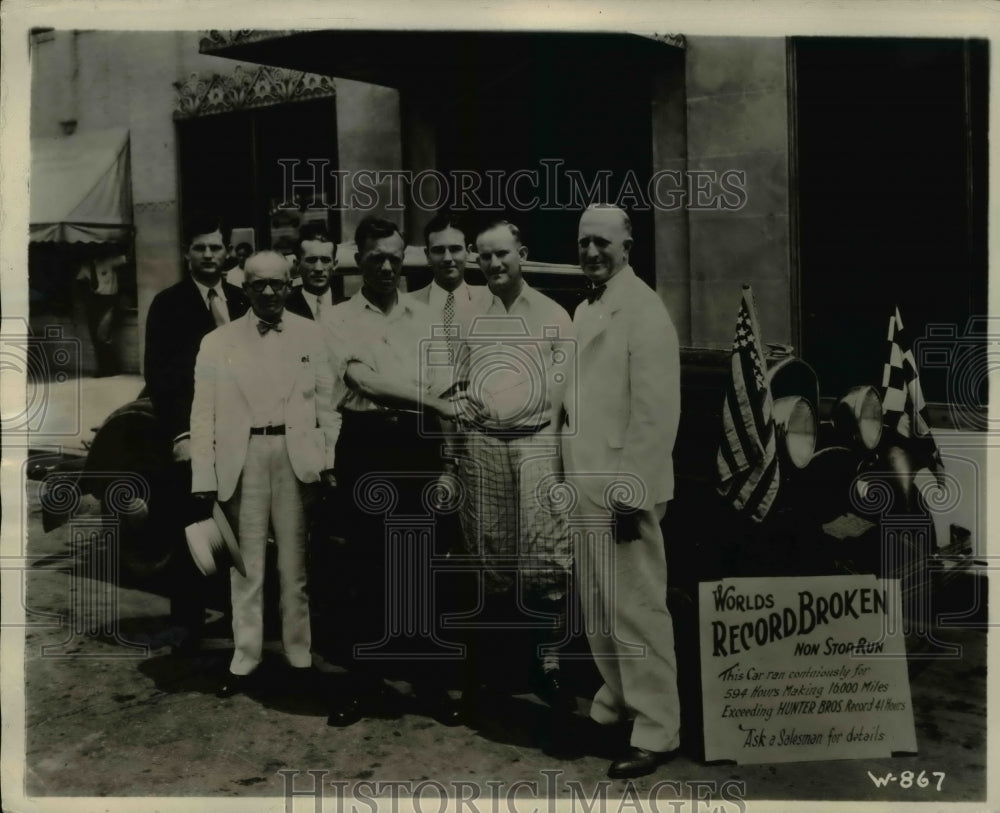 1930 Press Photo E.W. "Happy" Gardner, W.N. Fiegel, Automobile Endurance Record - Historic Images