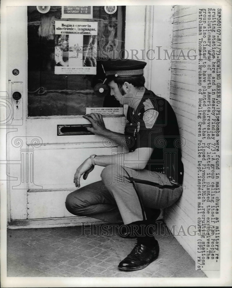 1973 Press Photo Bowling Green Ohio Pipebombs were found in mail chutes at - Historic Images