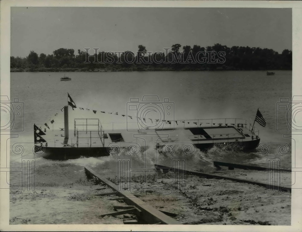 1941 Press Photo Coast Guard Cutter Ship Oleander Launch, Louisville Kentucky - Historic Images