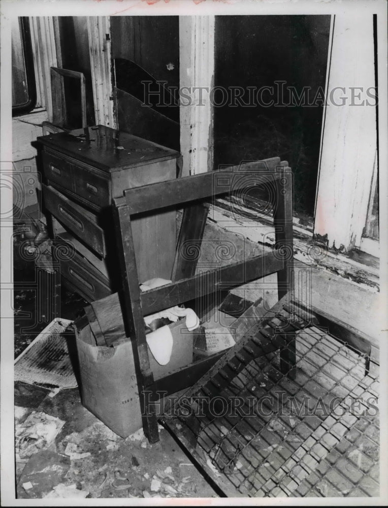 1968 Press Photo Abandoned home decays in Cleveland Ohio - Historic Images