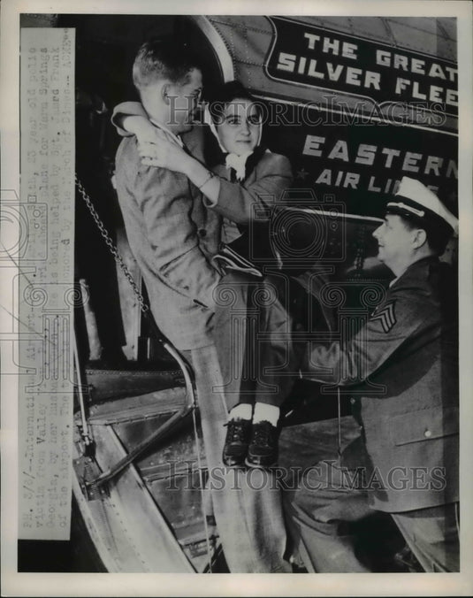 1951 Press Marilyn Smith & husband on Eastern Airline planePhoto - Historic Images