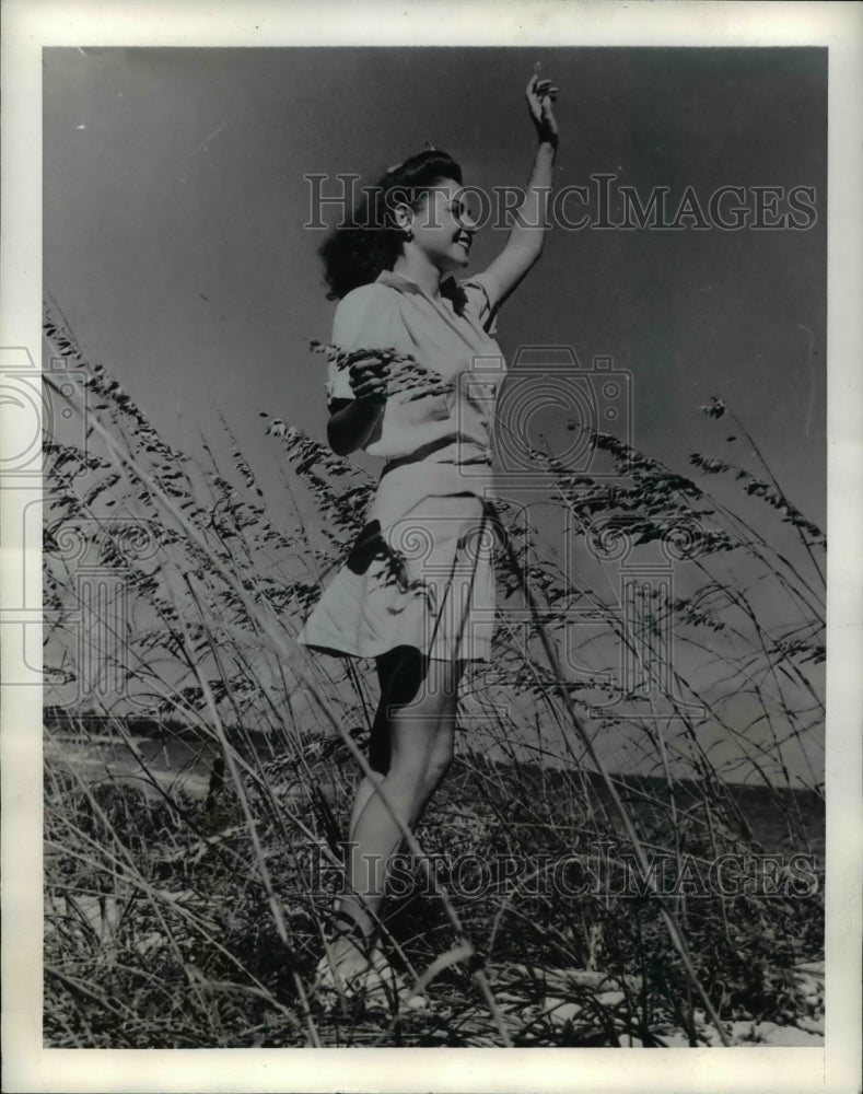 1941 Press Photo Sally Schmacher Miss Miami Beach at the Miami Beach - Historic Images