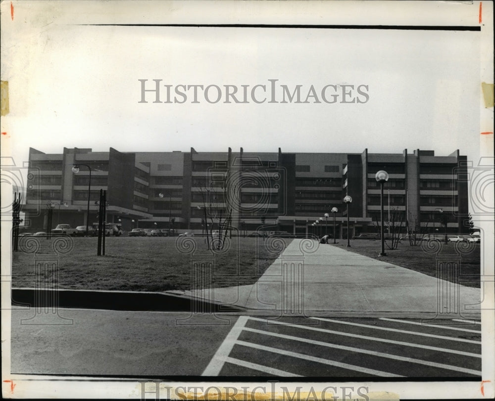 1972 Press Photo The front view of the Martin Luther King Hospital - Historic Images