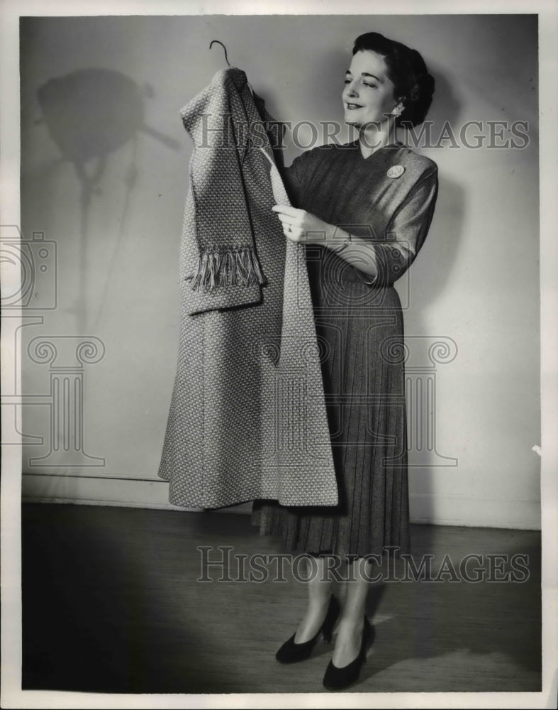 1954 Press Photo Mrs Edward Laughlin - Historic Images