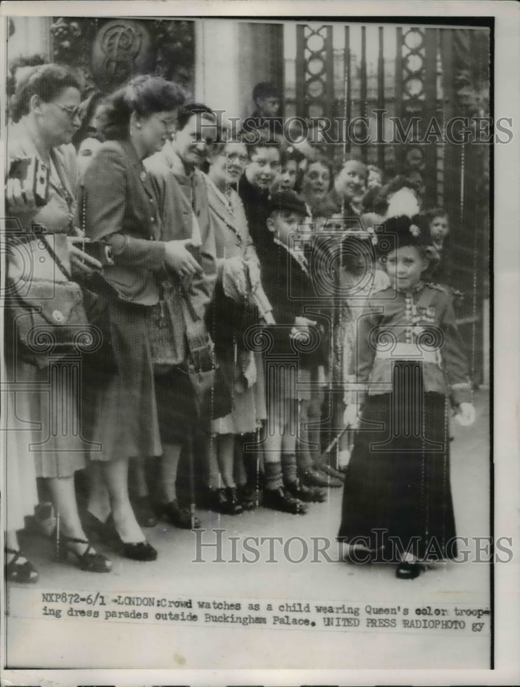 1953 Press Photo Child Wears Queens Color Trooping Dress at Buckingham Palace - Historic Images