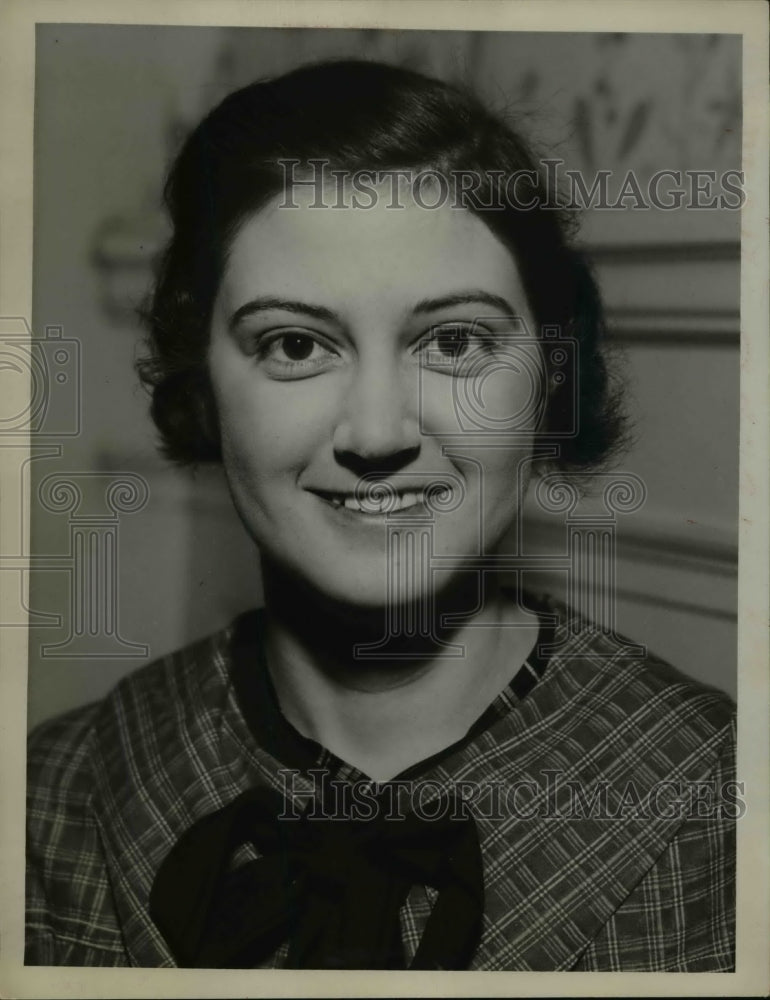 1935 Press Photo Miss Caroline McCullough, Abington Rd. - Historic Images