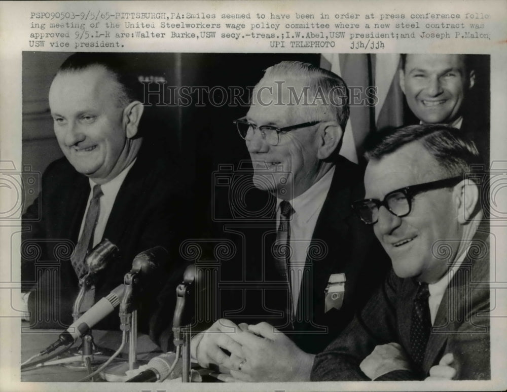 1965 Press Photo Press conference meeting of the United Steel workers wage - Historic Images