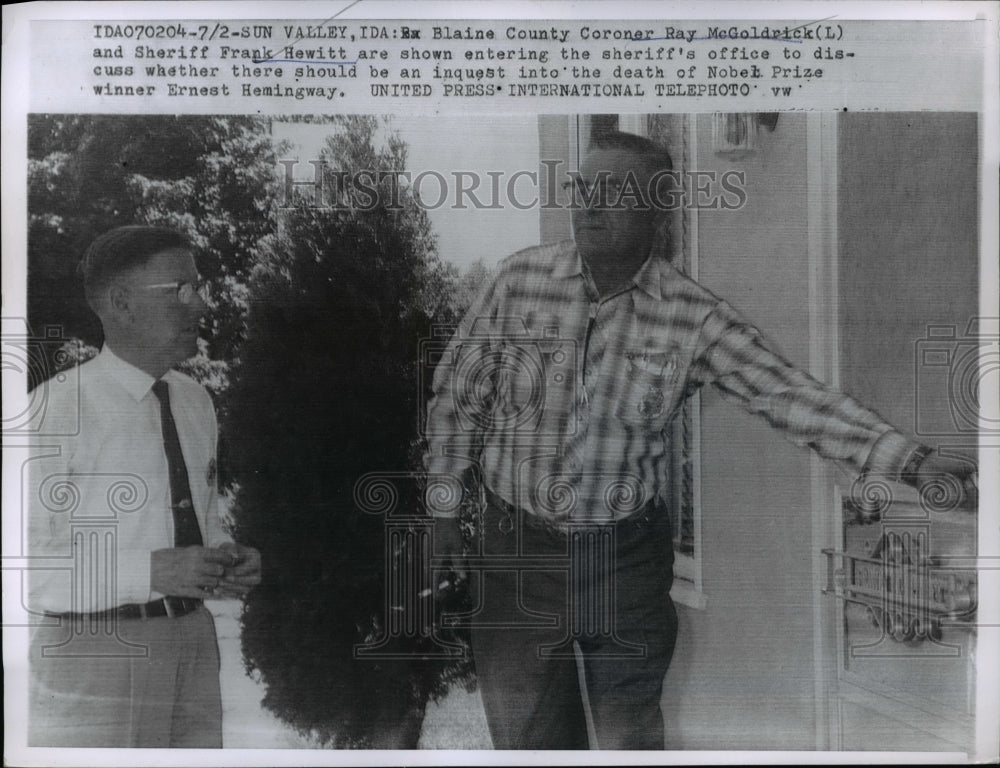 1961 Press Photo Blaine Coroner Ray McGoldtrick(L) &amp; Sheriff Frank Hewitt - Historic Images