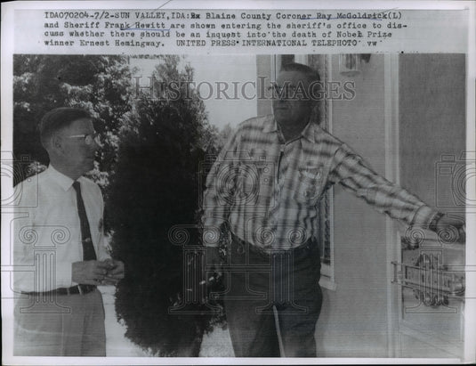 1961 Press Photo Blaine Coroner Ray McGoldtrick(L) & Sheriff Frank Hewitt - Historic Images