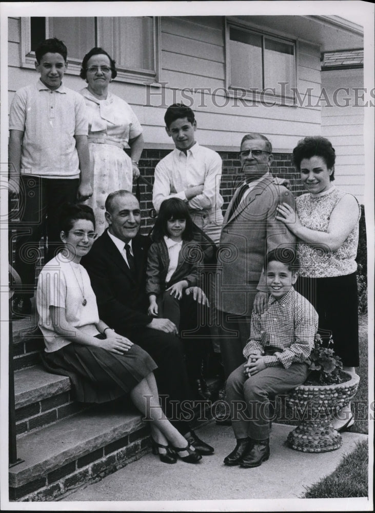 1967 Press Photo Francisco Maris, 53, Wilma F., 21; Frankie, 10; Joe, 15; - Historic Images