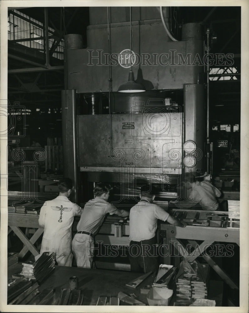 1941 Press Photo Mess Out Small Ports - Historic Images