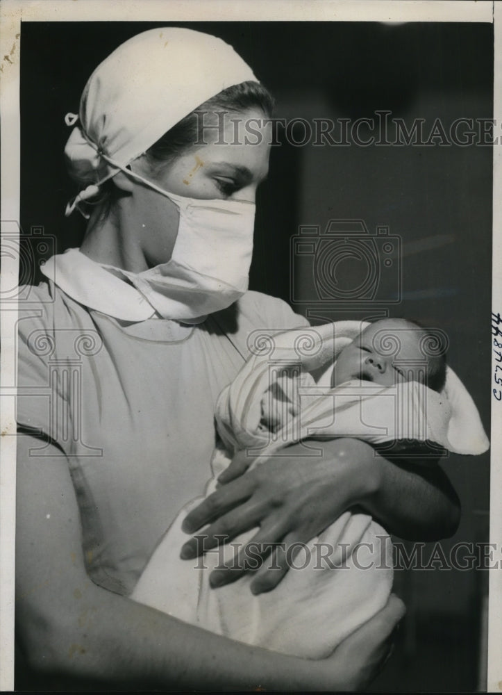 1940 Press Photo Mrs Fred Snite, Jr. wife of the infantile - Historic Images