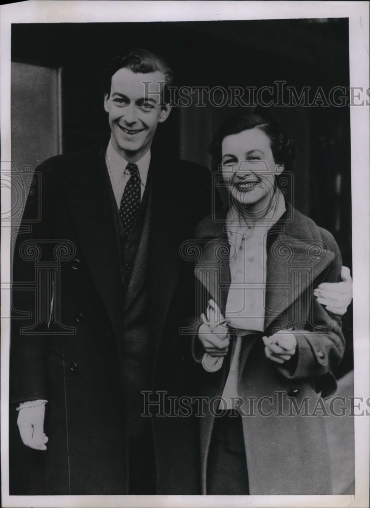 1935 Press Photo Viscount Moore confirmed his engagement to Miss Joan Carp - Historic Images