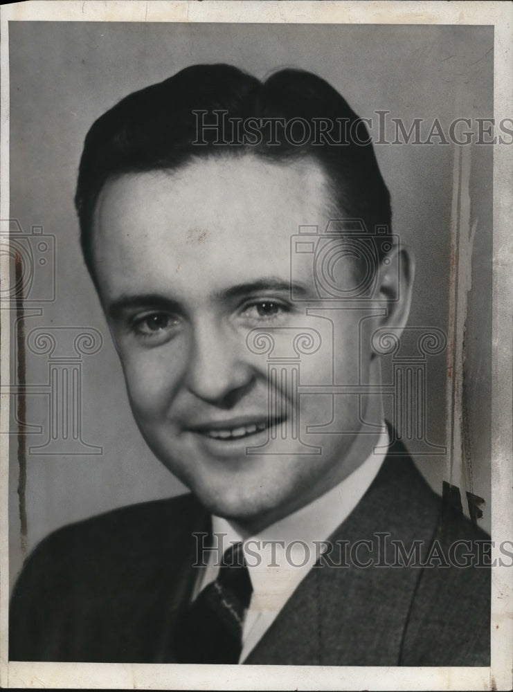 1940 Press Photo Editor of Everyweek Magazine Paul Manning - Historic Images