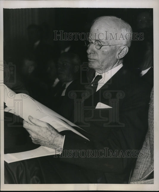 1938 Press Photo Daniel Willard as he listened to the testimony - Historic Images