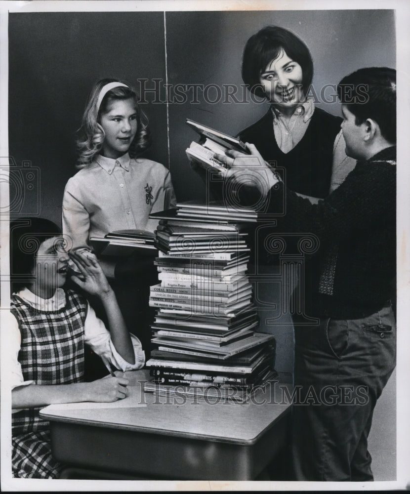 1964 Press Photo Roadan Students in Brooklyn - Historic Images