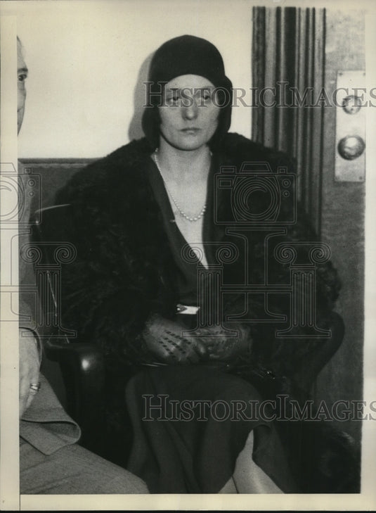 1931 Press Photo Mrs Hilda Frazer, in district attorney's office as she was - Historic Images