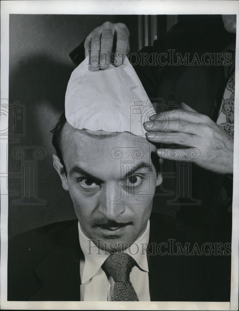 1946 Press Photo The steps in making a custom made toupee - Historic Images