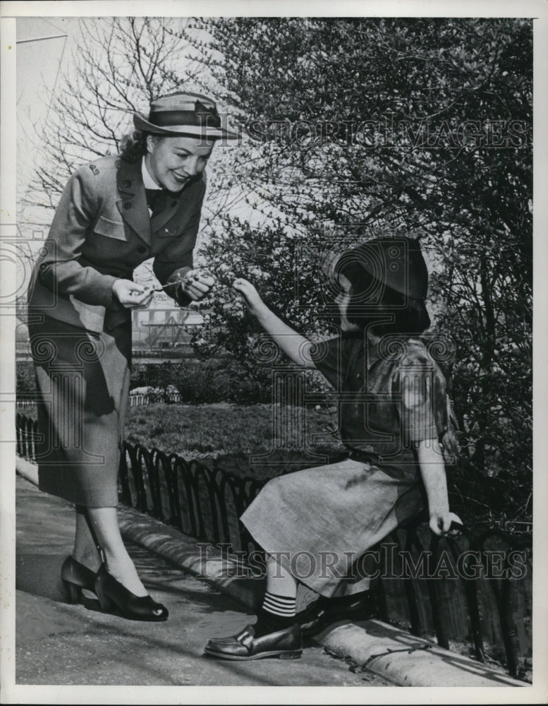 1949 Press Photo Girl Scouting - Historic Images