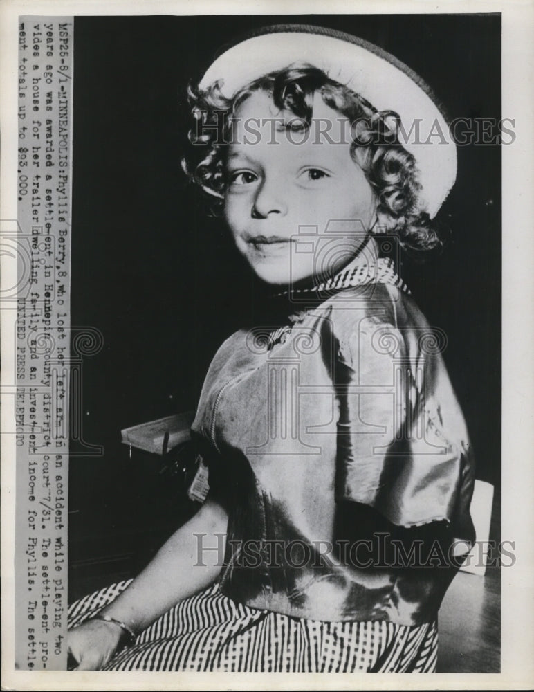 1952 Press Photo Phyllis Berry, was awarded a settlement in court - Historic Images