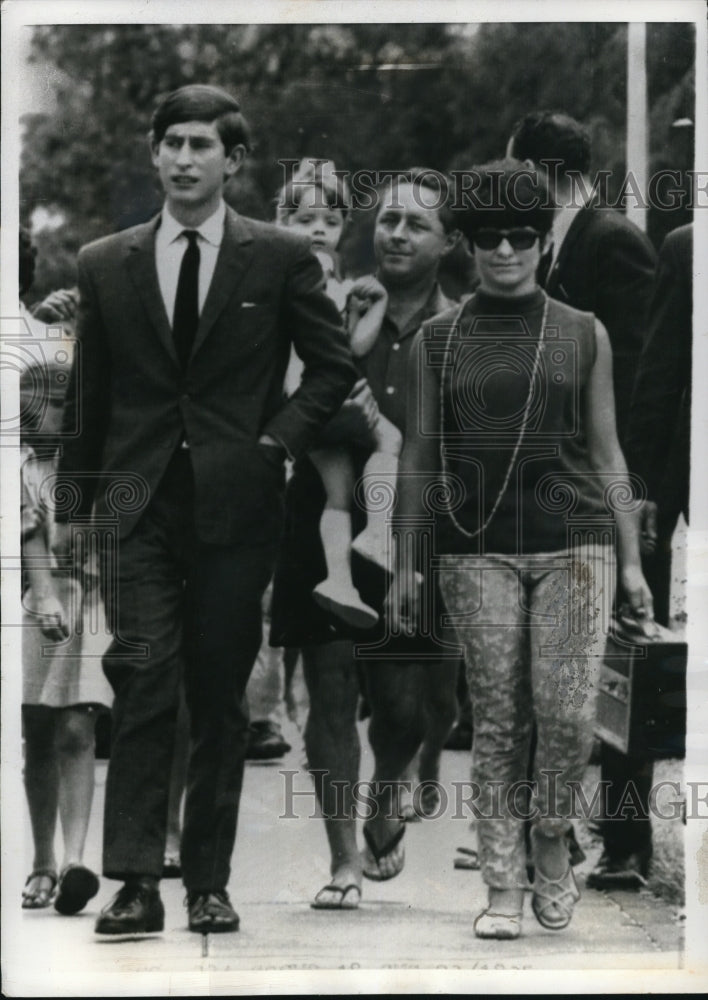 1968 Press Photo Prince Charles, heir to the British throne with Miss Duffy - Historic Images