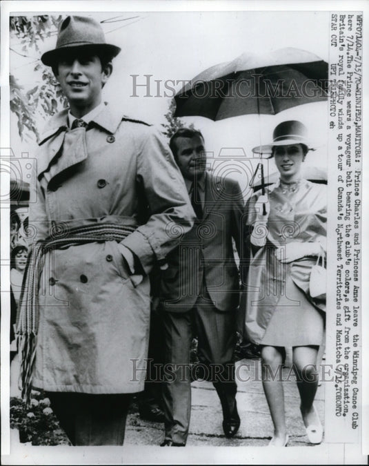 1970 Press Photo Prince Charles and Princess Ann leaving the Winnipeg Canoe Club - Historic Images