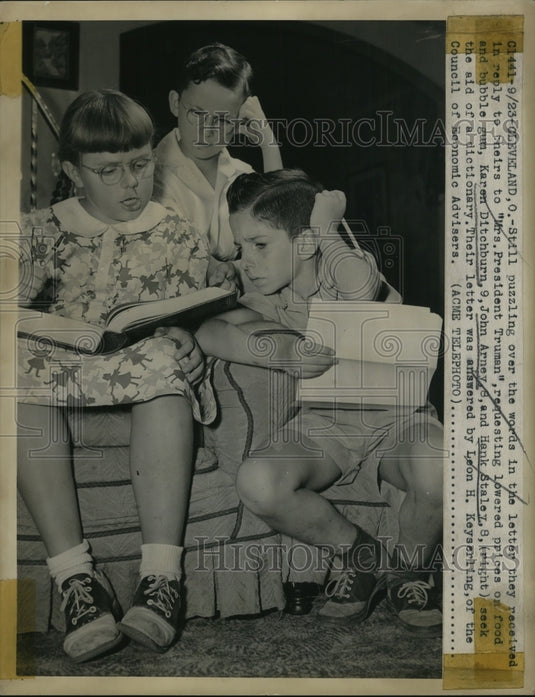 1947 Press Photo Karen Ditchburn, John Arney, Hank Staley reply to their letter - Historic Images