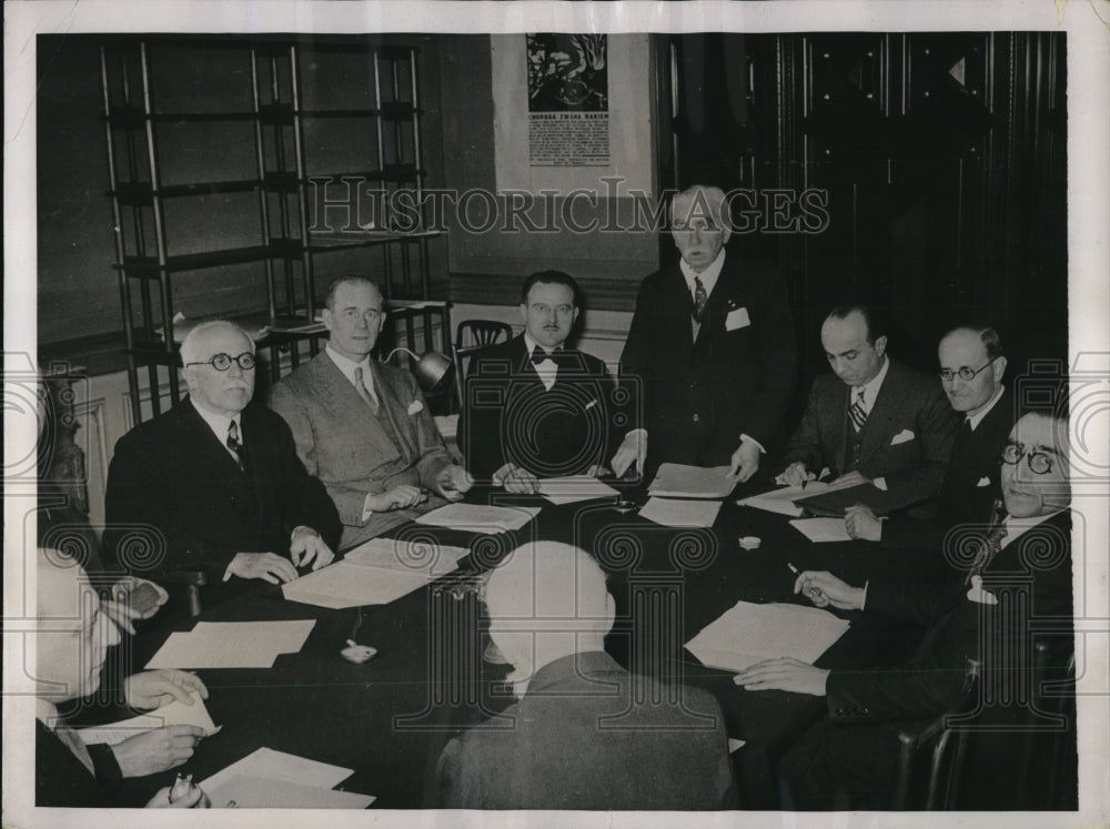 1937 Press Photo A group of International Scientist pictures - Historic Images