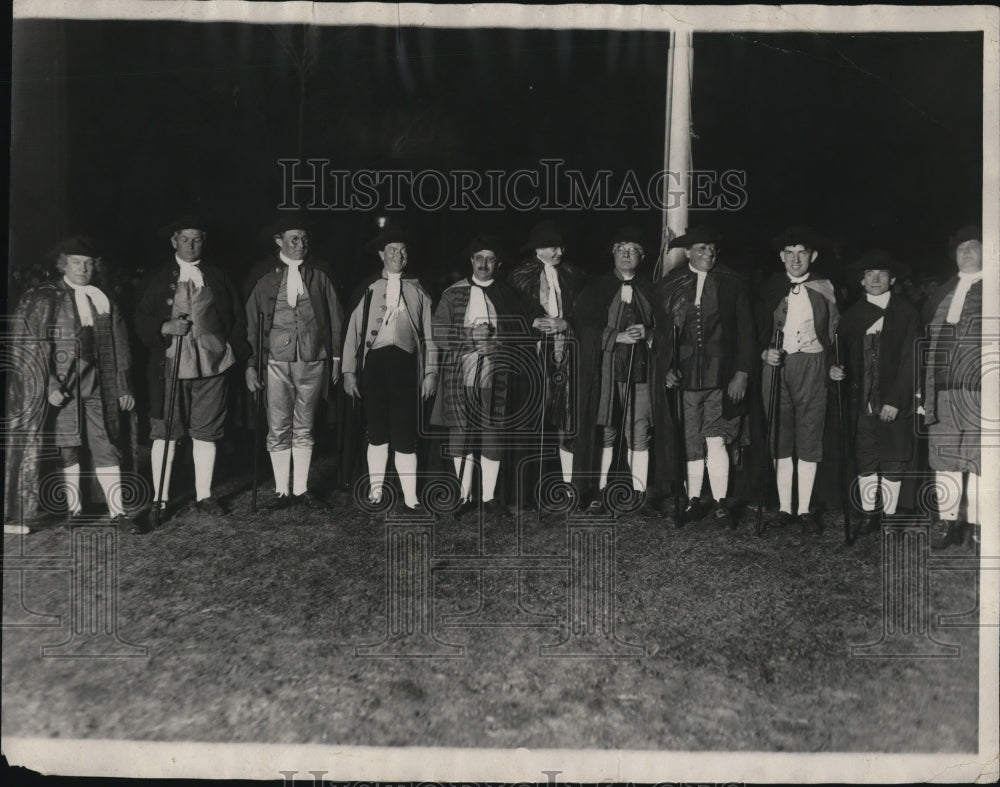 1926 Press Photo Continental soldiers on the night watch at Independence Hall - Historic Images