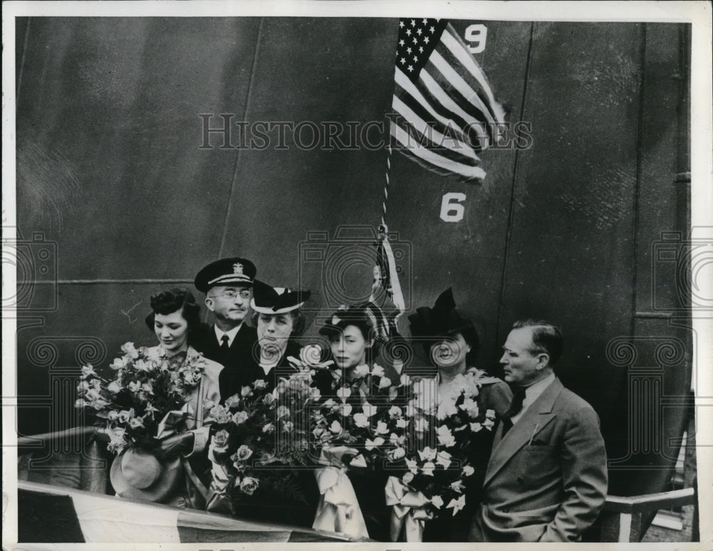 1942 Press Photo Newport News Va Cruiser Birmingham launched,M Kimbrough - Historic Images